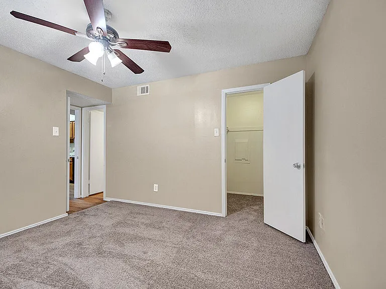 South Meadows Apartments — Photo 18