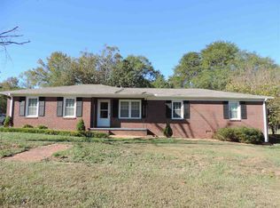 310 Meadowbrook Dr, Seneca, SC 29678