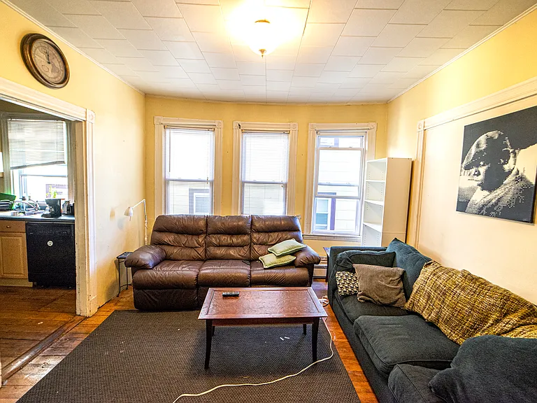15 Crocker St #1 — Photo 2
