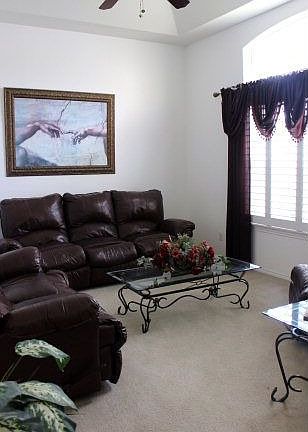3rd image of 3404 Dianthus Ave