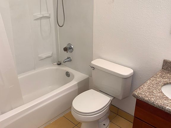 5th image of 6821 Barbara Lee Cir