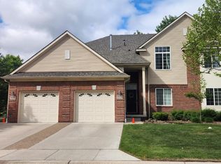 29574 Woodpark Cir, Warren, MI 48092