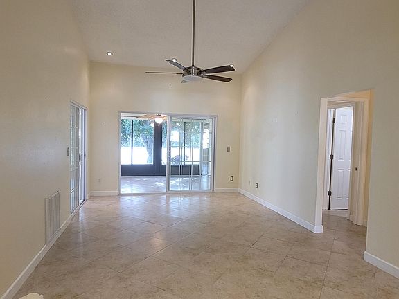 3rd image of 2320 SE Breckenridge Circle