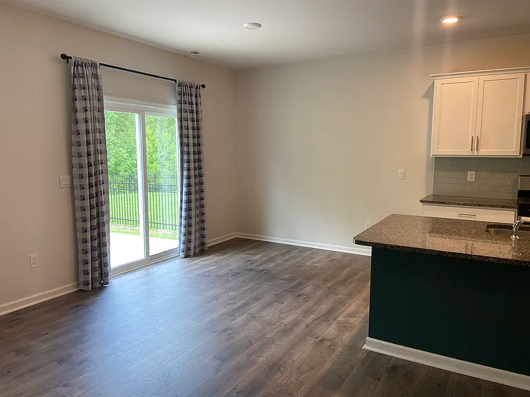 111 David Hill Dr — Photo 10