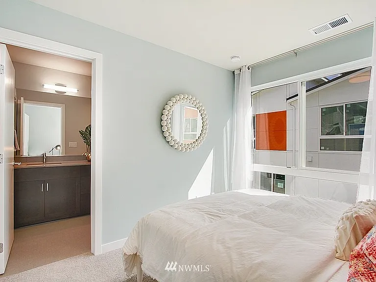 2205 NE 88th St — Photo 13