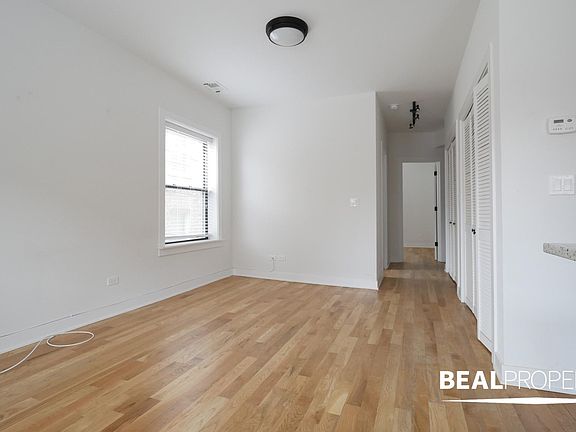 5th image of 2207 W Eastwood Ave #2E