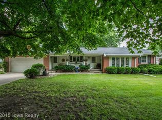 1409 Country Club Rd, Indianola, IA 50125