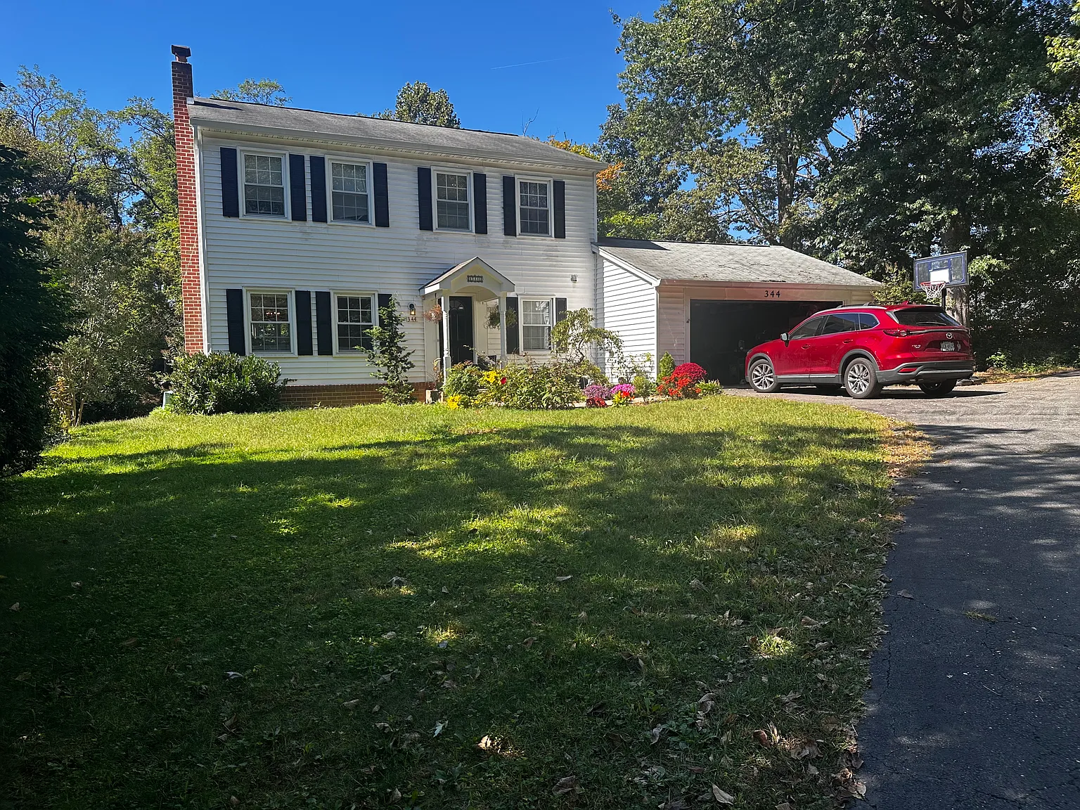 5 bed, 2400 sqft, $5,750 — Photo 3
