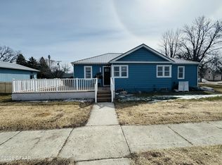 219 N Main St, McVille, ND 58254