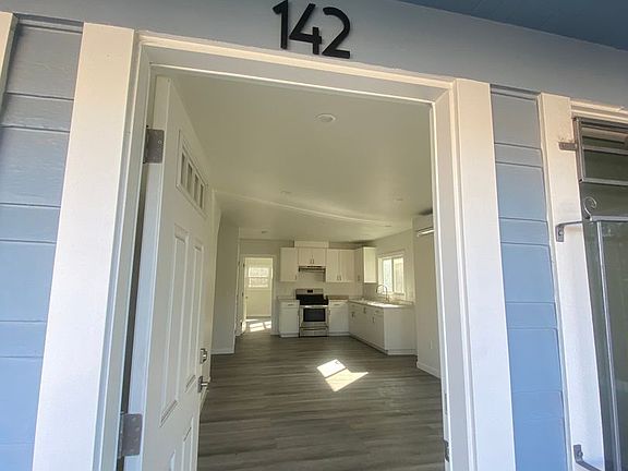 2nd image of 142 Douglas St