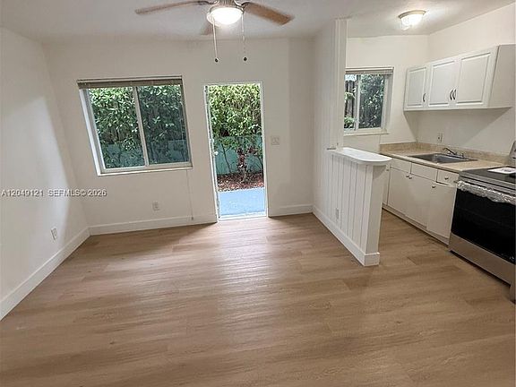 2nd image of 469 SW 3rd St APT 4