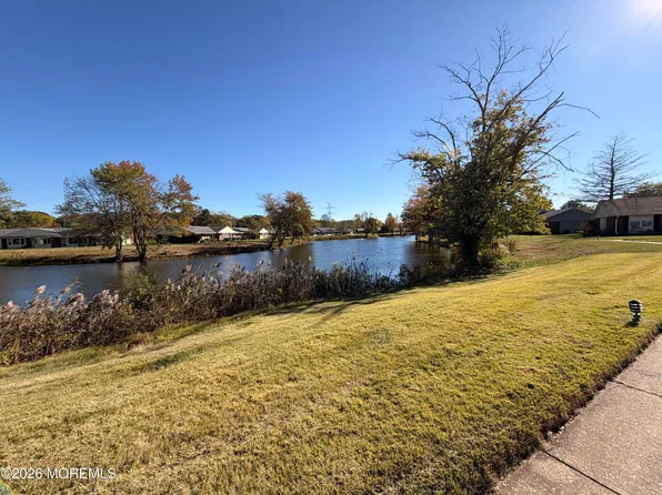 323B Coventry Court, Lakewood, NJ 08701