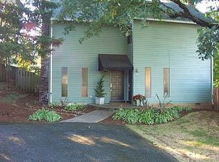 1300 Parrish St, Lake Oswego, OR 97034