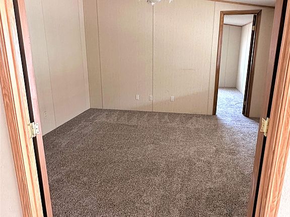 5th image of 3716 S Parkview Cir