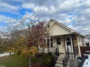 1077 5th St, Wyandotte, MI 48192