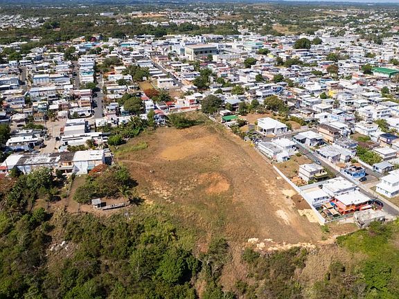 3rd image of Calle R Banuchi Bo Pueblo Sector Marina