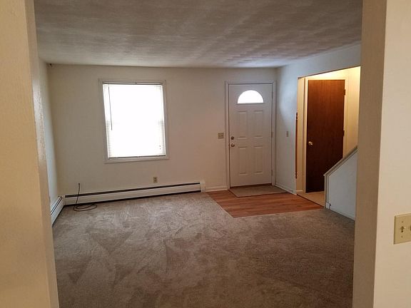 2nd image of 42962 Emerald Dr