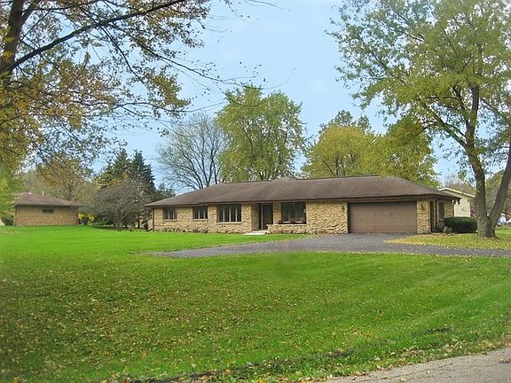 3rd image of 25011 W Catherine Dr