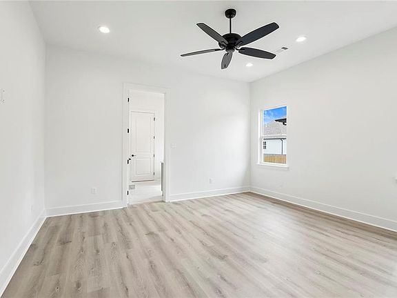 5th image of 3845 Norwood Dr