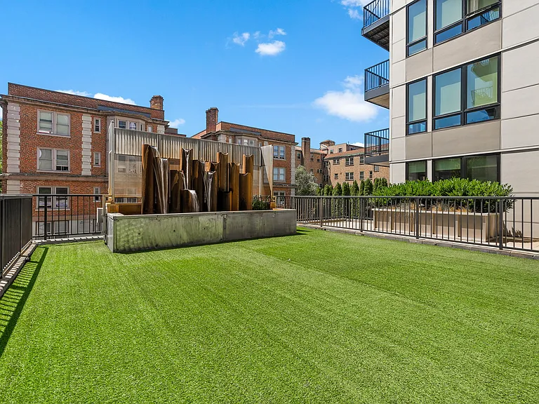 Stadium Apartments — Photo 11