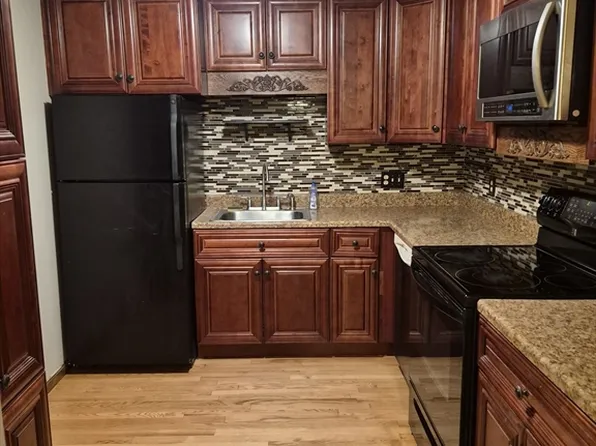 325 First Street Blvd #209, Lowell, MA 01850