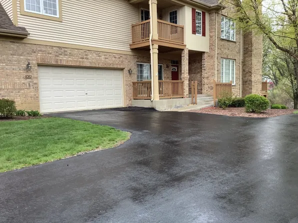1305 Spyglass Cir, Palos Heights, IL 60463