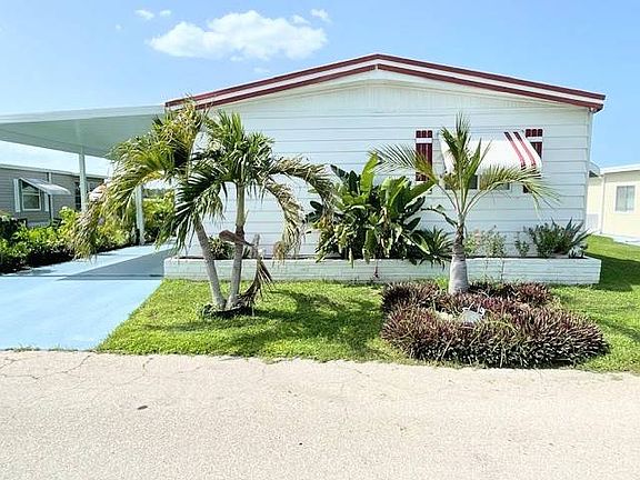 3rd image of 824 Calamondin Ct