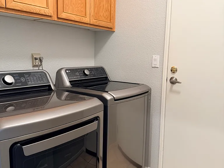 4370 Camino De La Rosa — Photo 20