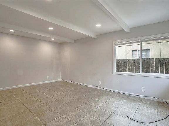 5th image of 27 Carnegie Dr
