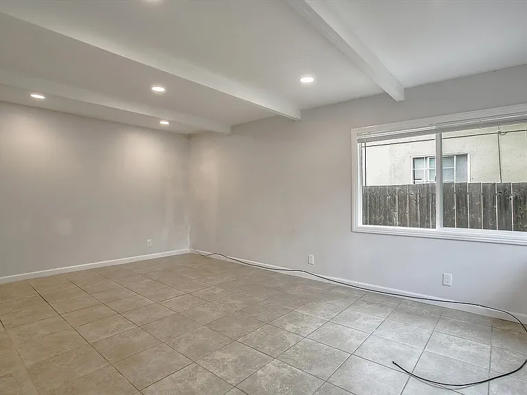 27 Carnegie Dr — Photo 5
