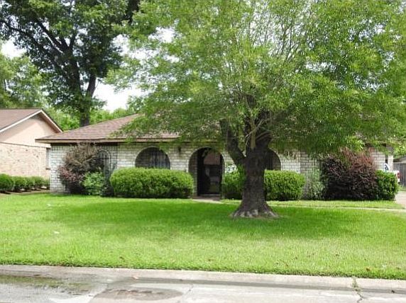 3rd image of 13351 Hollypark Dr