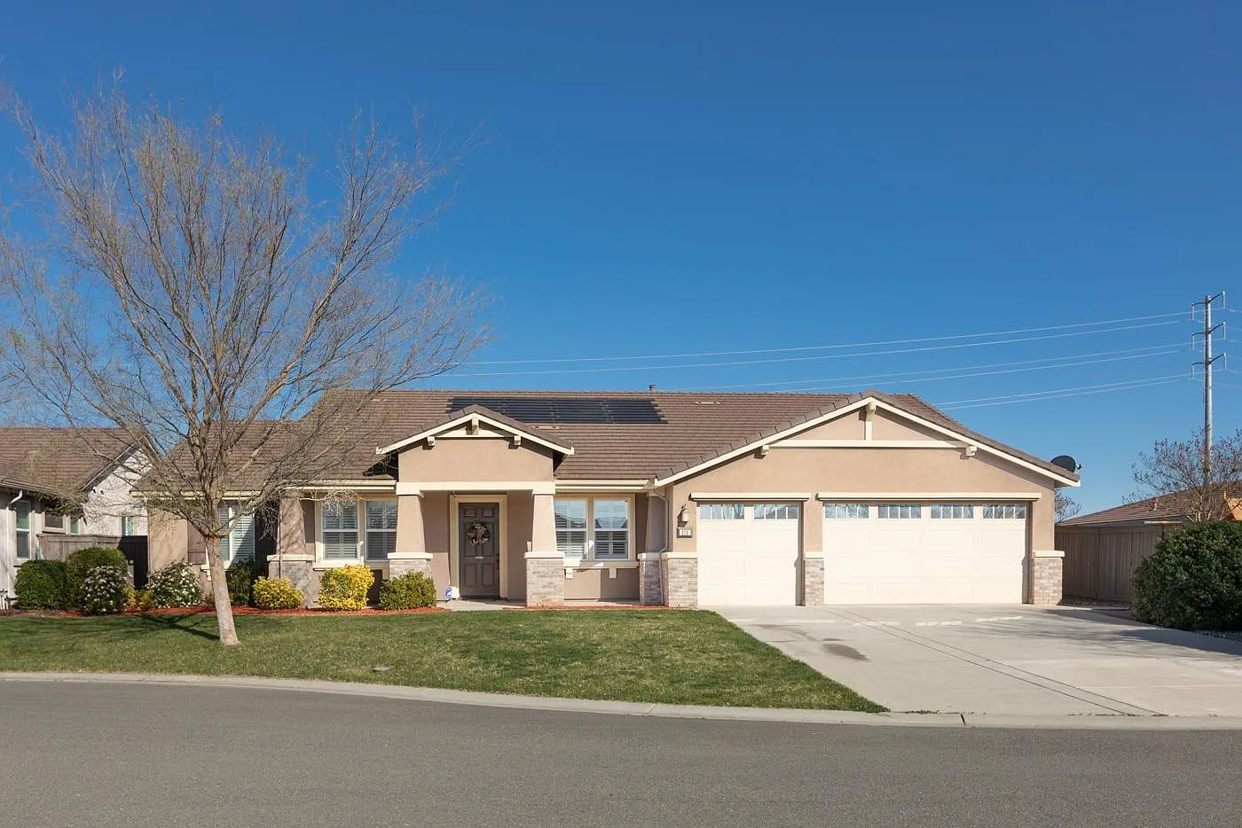 925 Abbotsford Ct photo 1
