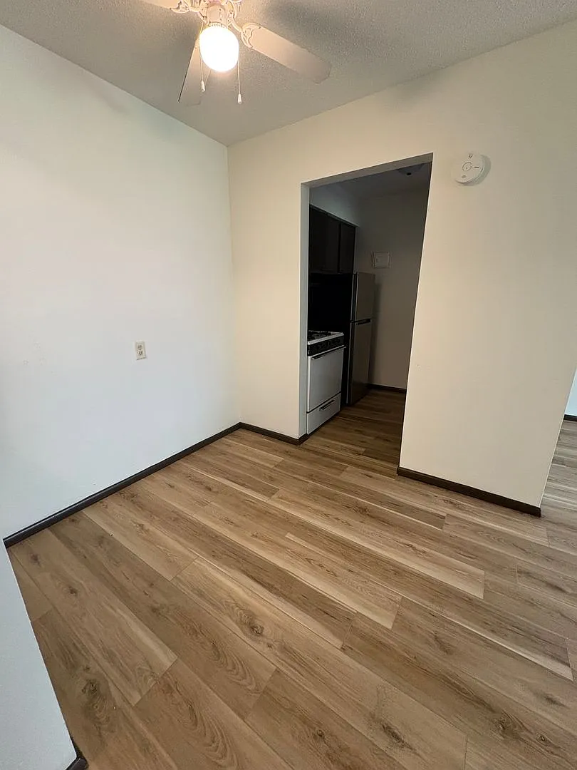 791 Russell Rd — Photo 2