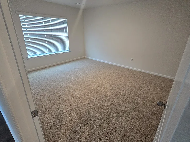 820 Wolverine Ln — Photo 7