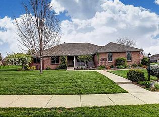 1027 York Meadows Dr, Tipp City, OH 45371