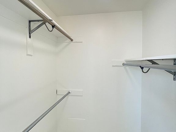 5th image of 333 Vernon Ave APT 10