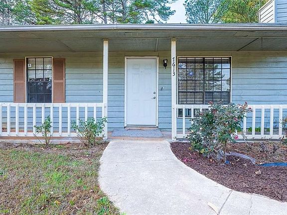 3rd image of 7613 Park Ln