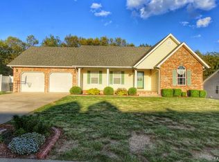 106 Ridgeview Dr, Saint Robert, MO 65584