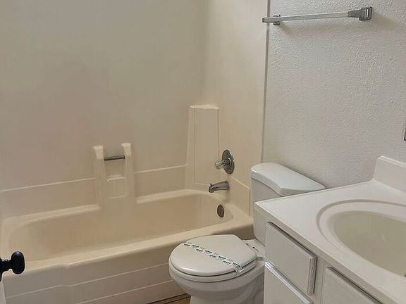 5th image of 932 N Belvedere Ave APT 1