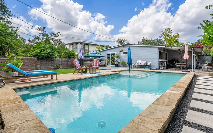 3 bed, 2.0 bath, 1285 sqft, $3,599 — Photo 1