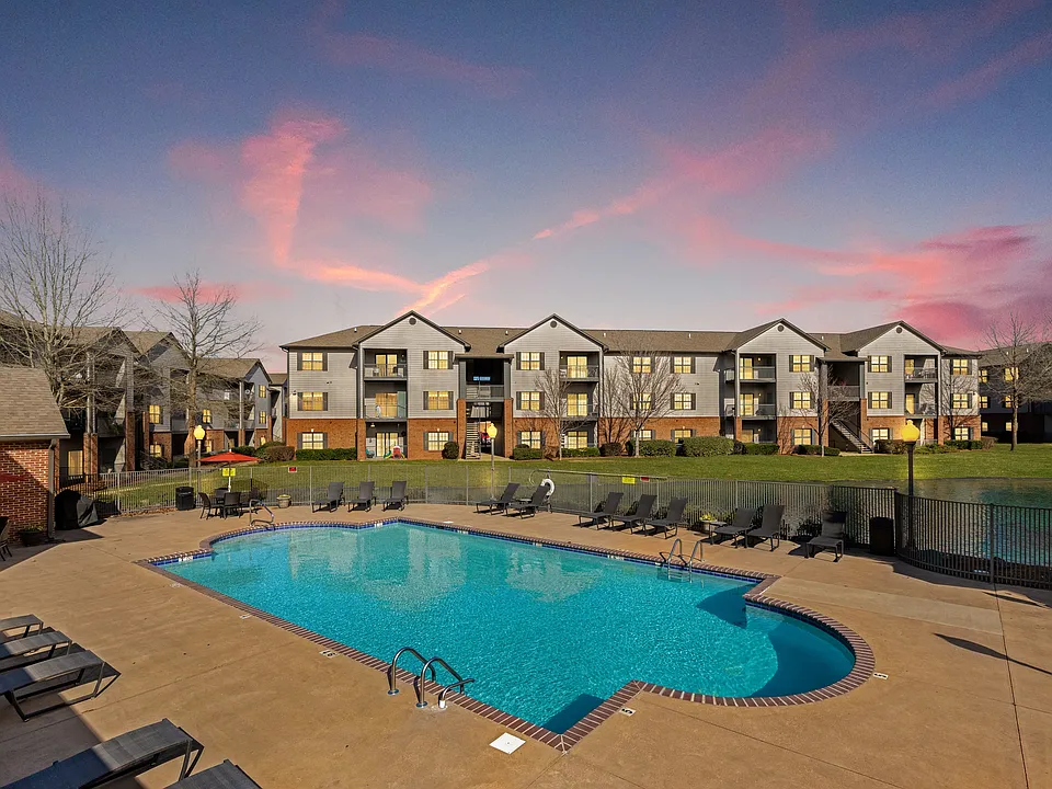 The Oaks of St. Clair pool and residential buildings