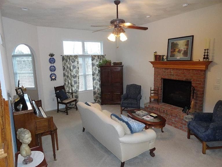 1st image of 590 Honor Ln