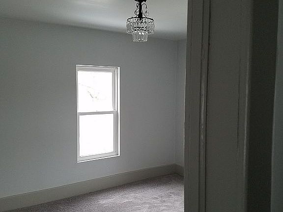 4th image of 37 Brown St