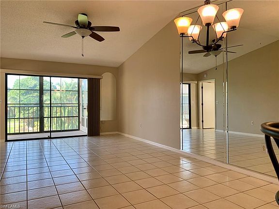 3rd image of 9275 Lake Park Dr APT 201