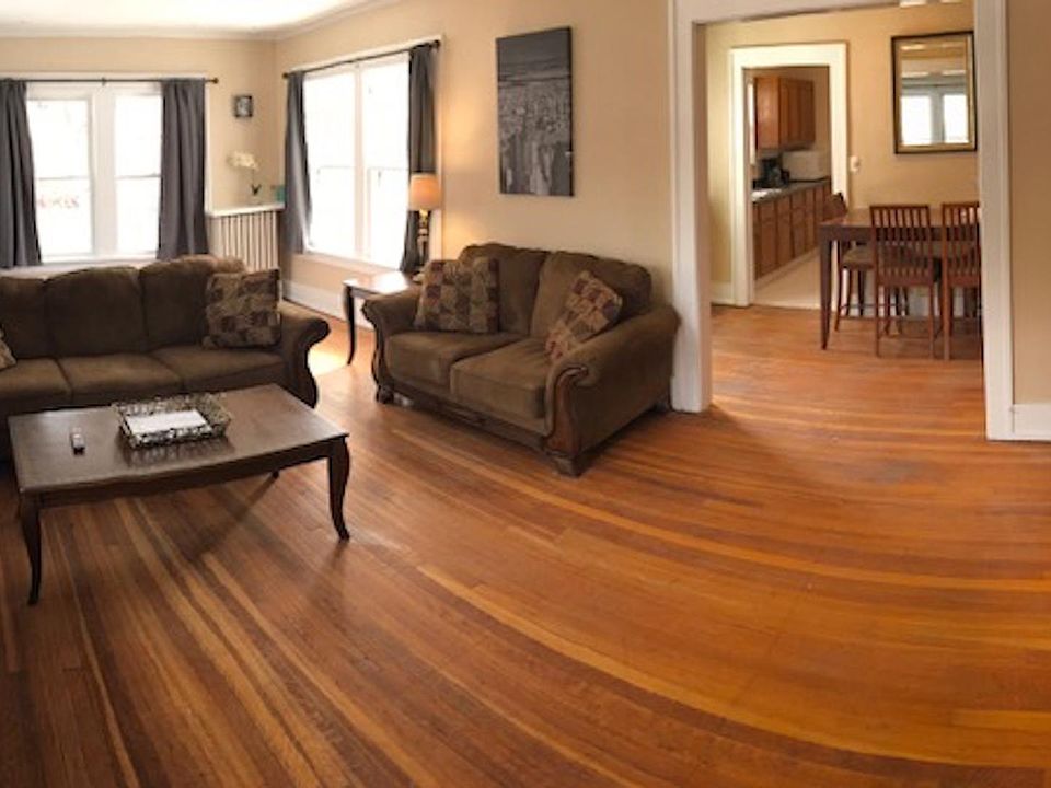 Hardwood Floors throughout!
