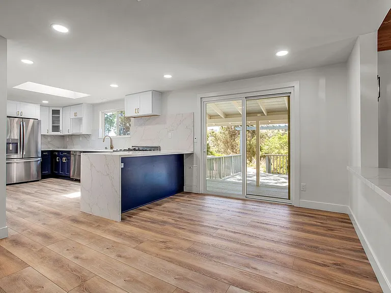 1162 Pebble Springs Ln — Photo 4
