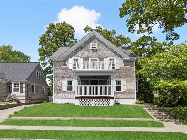 29 Blackamore Ave, Cranston, RI 02910