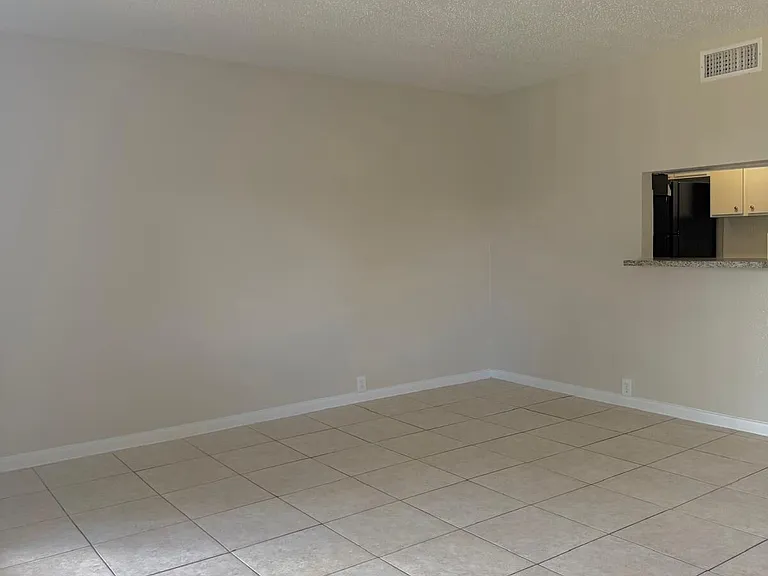 Southern Oaks Apartments — Photo 74