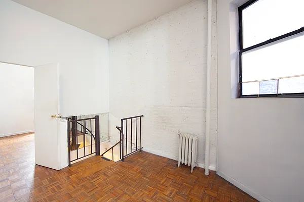 Rented by R New York | media 7