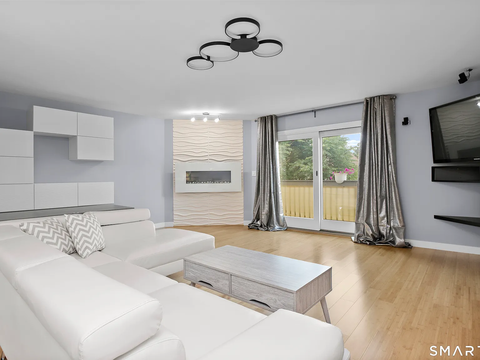 2 bed, 1.5 bath, 1630 sqft, $3,800 — Photo 3